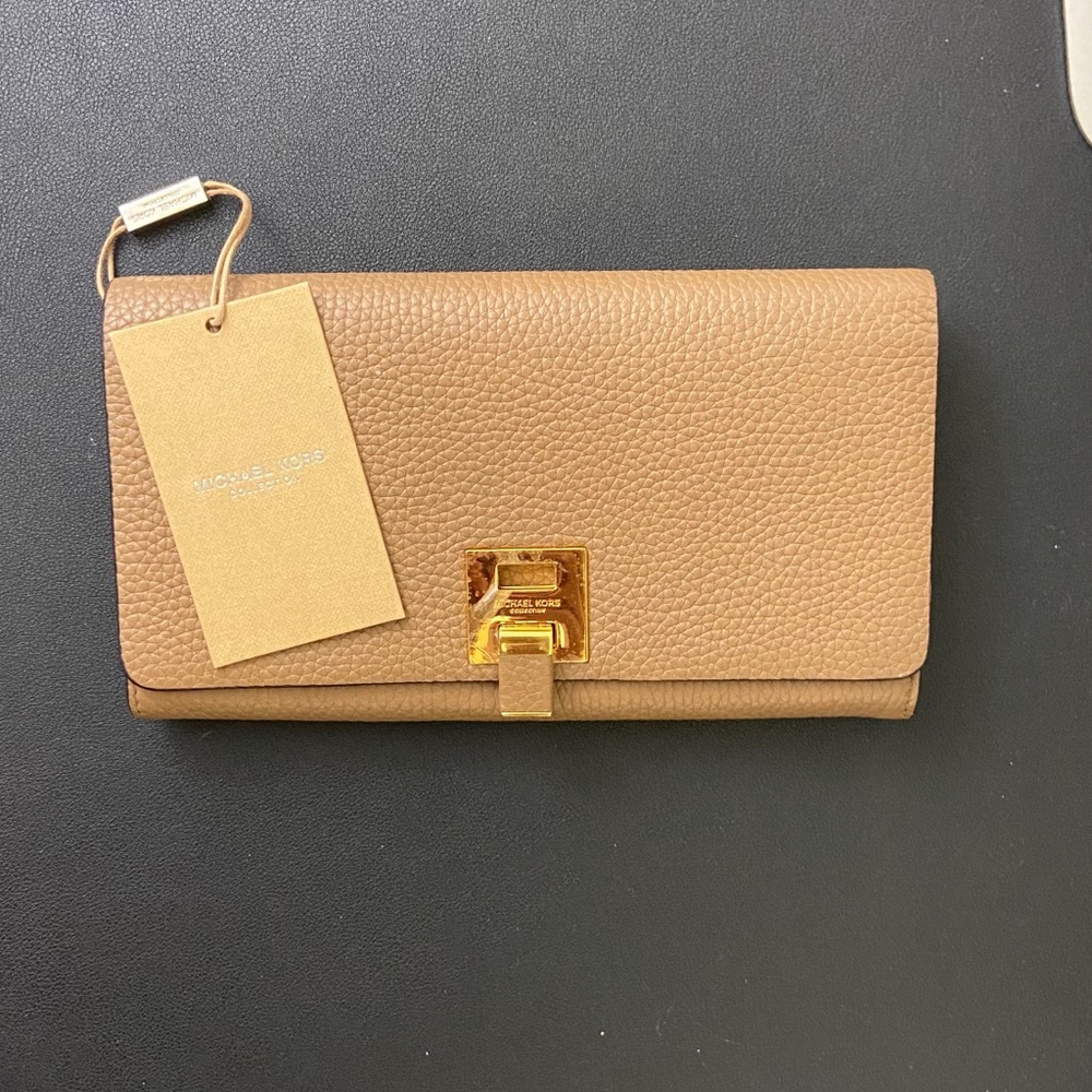 Michael Kors Bancroft Continental Wallet